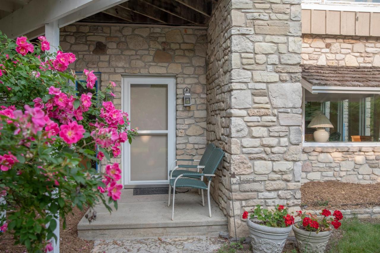 Coachlite Inn Sister Bay Ngoại thất bức ảnh